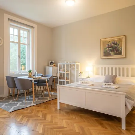 Guest house Na Landeku 4*