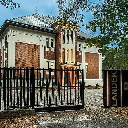 Guest house Na Landeku 4*